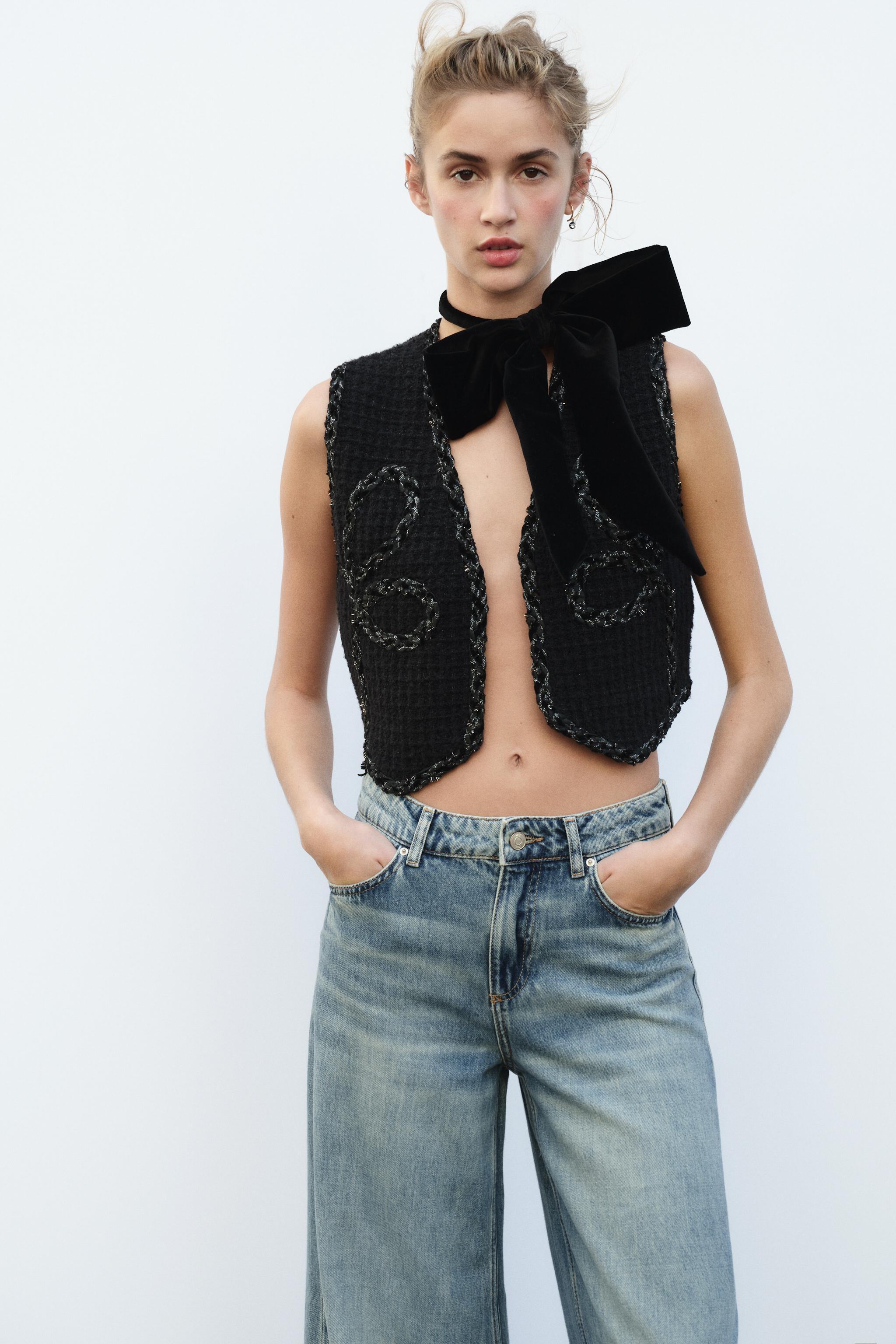 METALLIC THREAD KNIT VEST Product Image