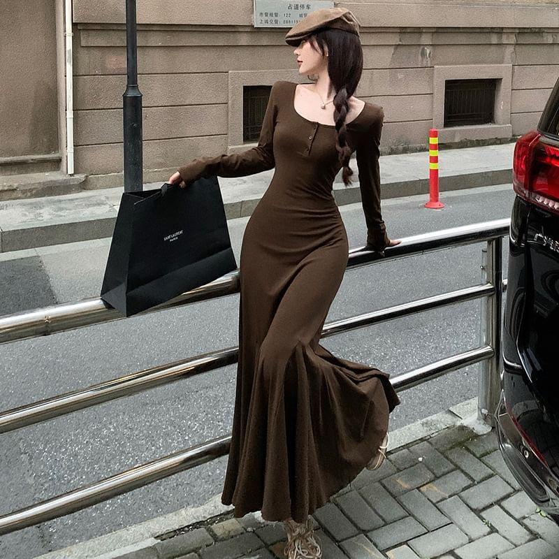 Long-Sleeve Scoop Neck Plain Maxi Mermaid Dress Product Image