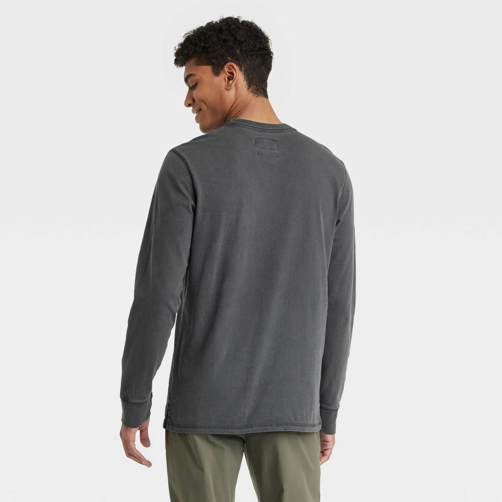 Men's Long Sleeve Pocket T-Shirt - Goodfellow & Co™ Hematite M Product Image