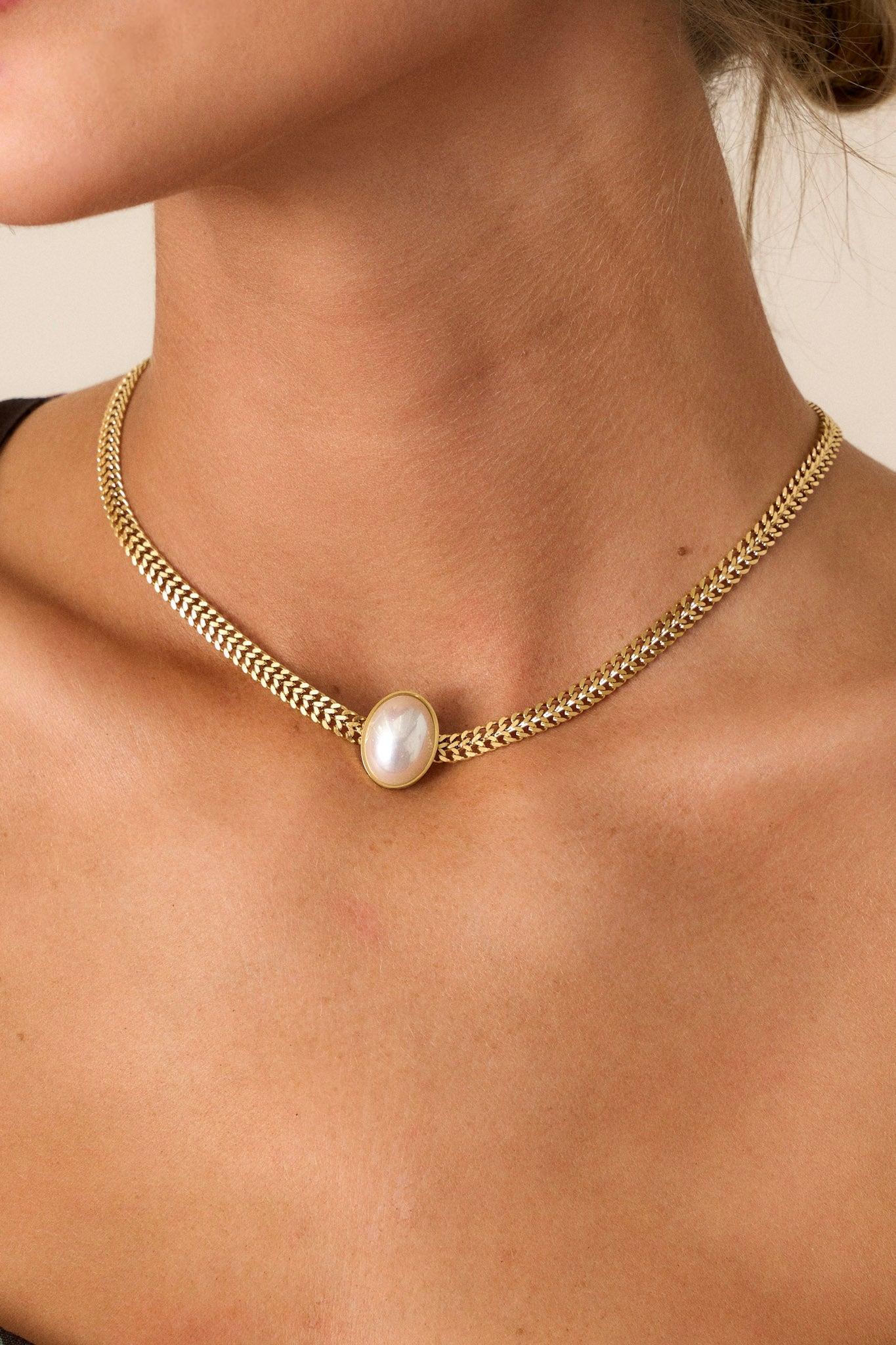 Moonlit Moments Ivory Pearl & Gold Chain Necklace Product Image