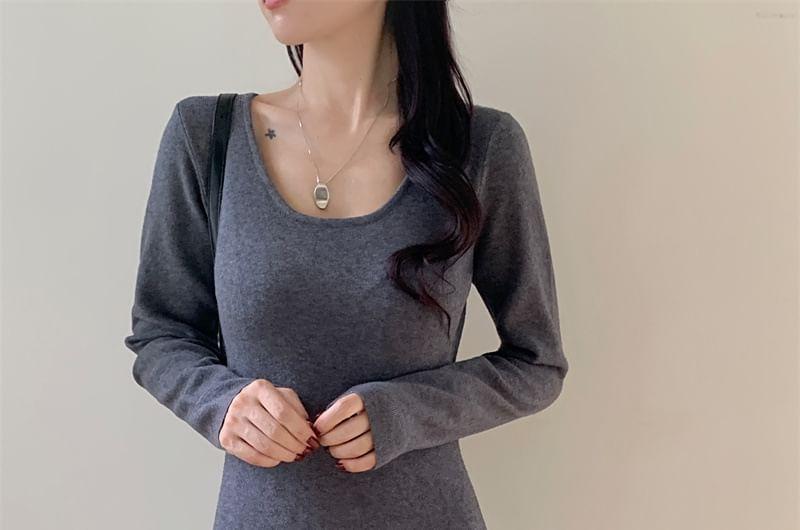 Long-Sleeve Scoop Neck Plain Midi A-Line Knit Dress Product Image