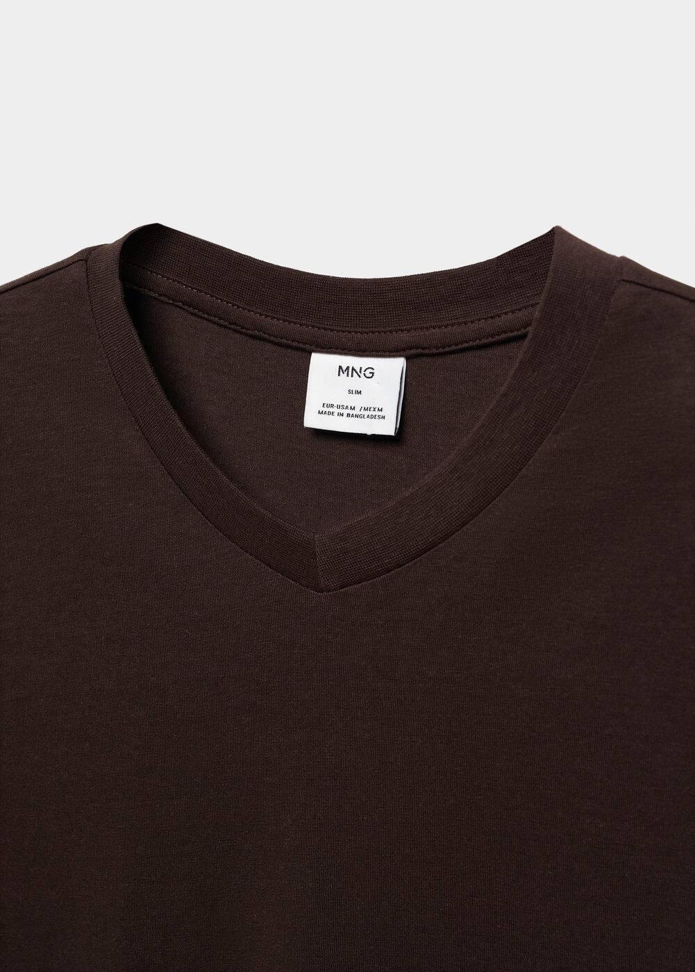 MANGO MAN - Basic cotton V-neck T-shirt burgundyMen Product Image