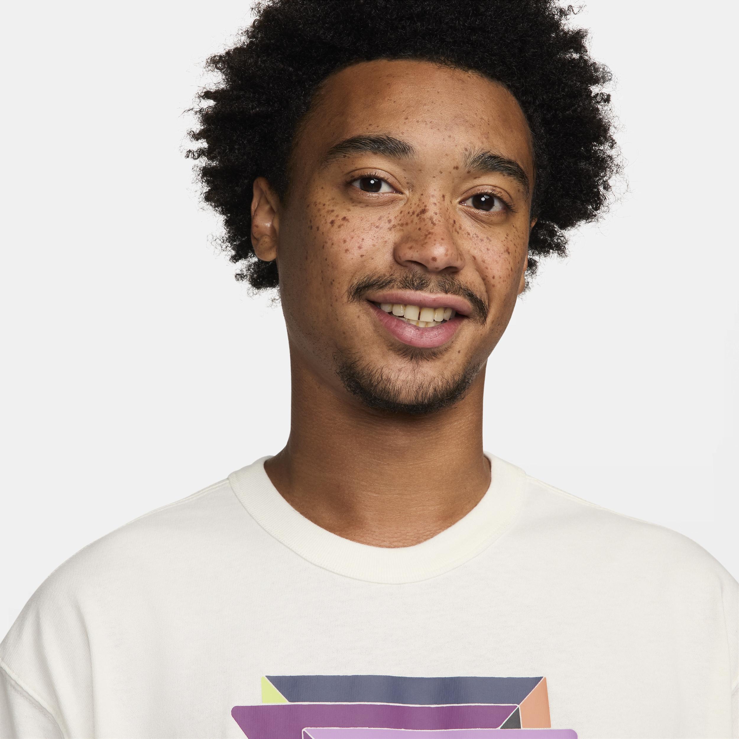 Nike Sportswear Men's T-Shirt Product Image