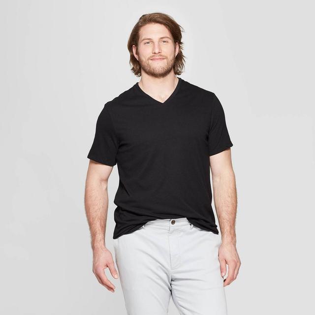 Mens Big & Tall Every Wear Short Sleeve V-Neck T-Shirt - Goodfellow & Co Black MT Product Image