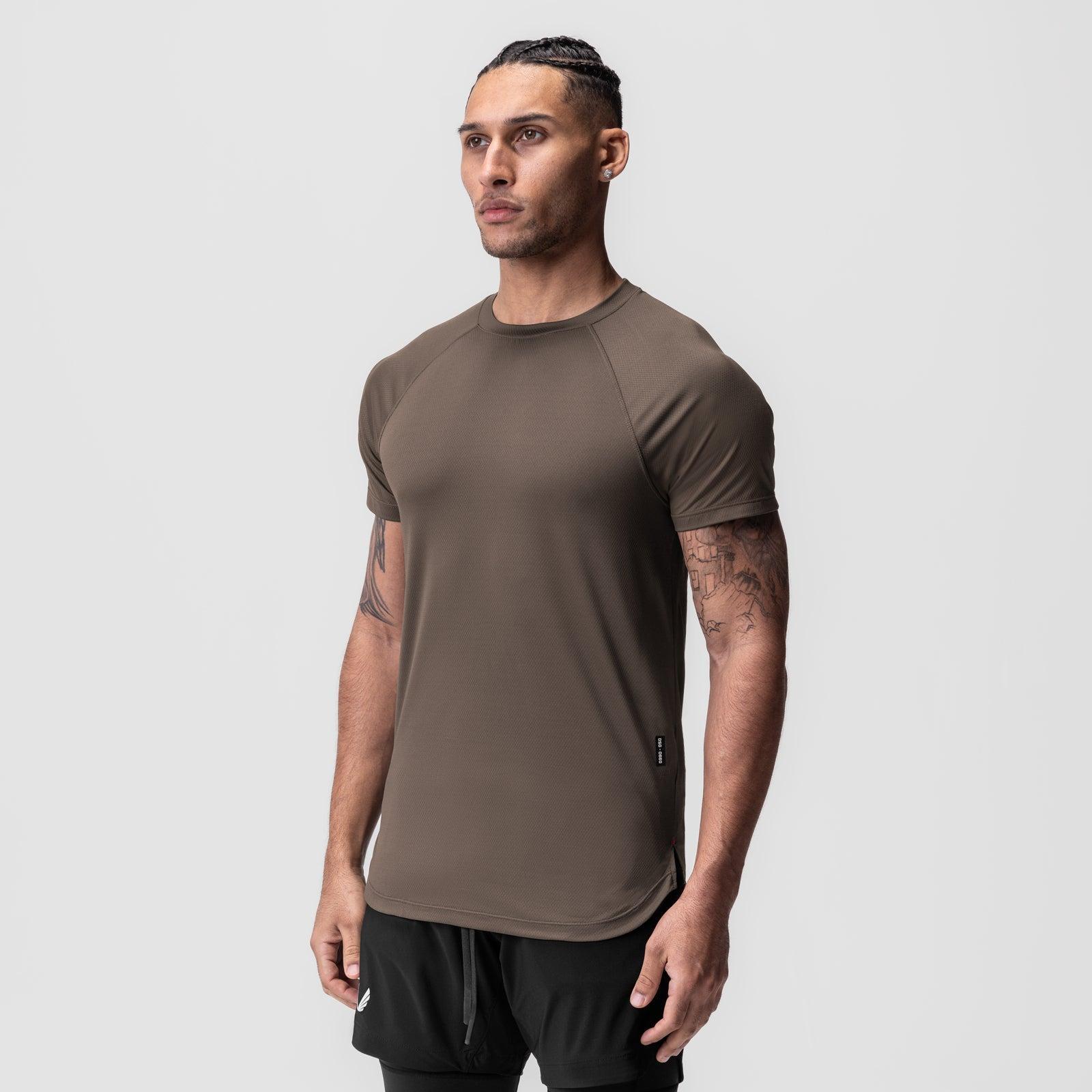 0660. AeroSilver® Established Tee - Deep Taupe Male Product Image