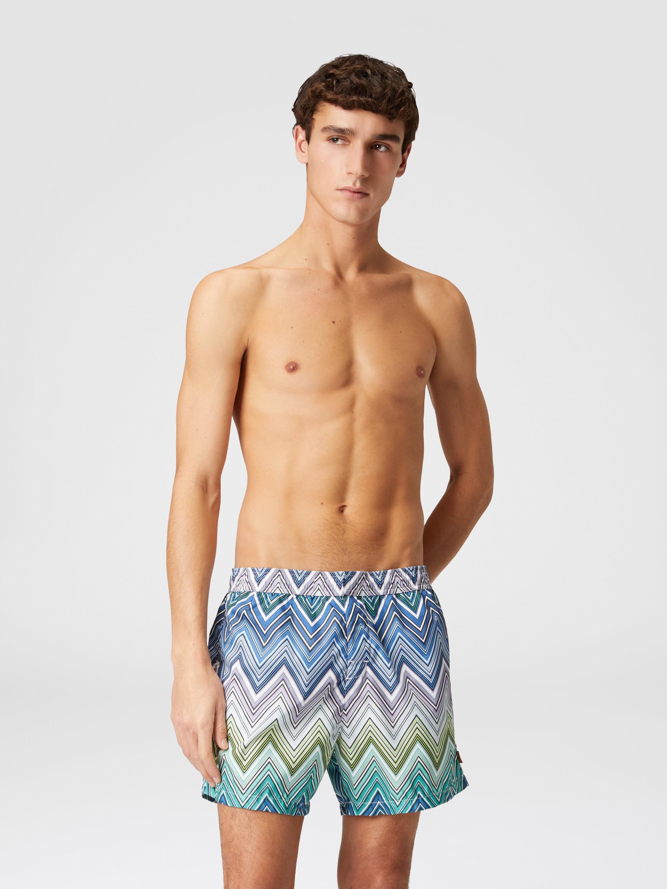 Swimming trunks with large zigzag print Product Image