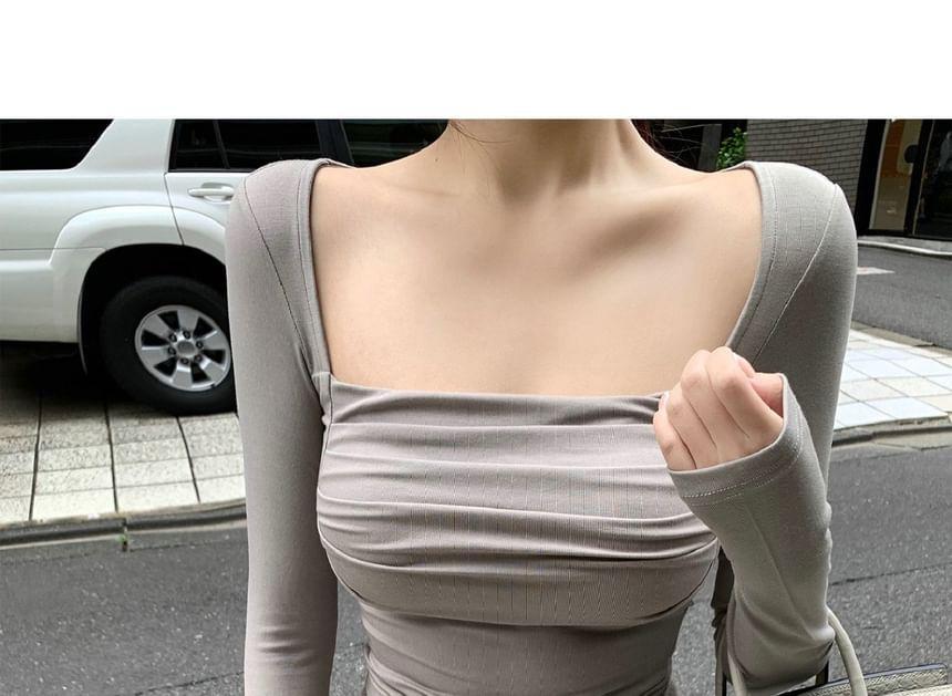 Long Sleeve Square Neck Plain Ruched Padded Tee Product Image