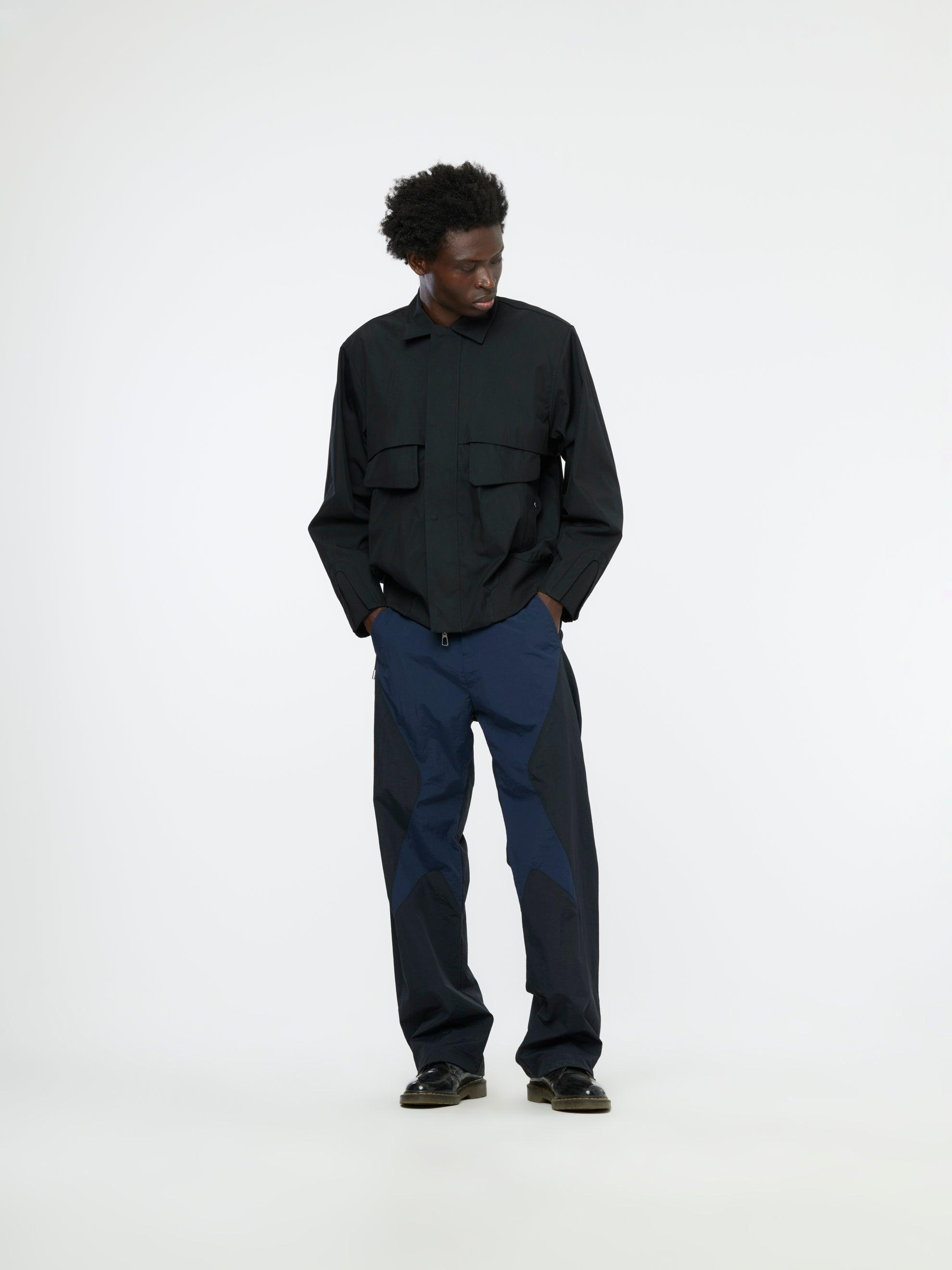 TRACK PANT (Black / Dark Blue) Product Image