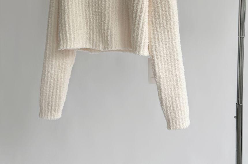 Turtleneck Plain Ribbed Cropped Sweater Product Image