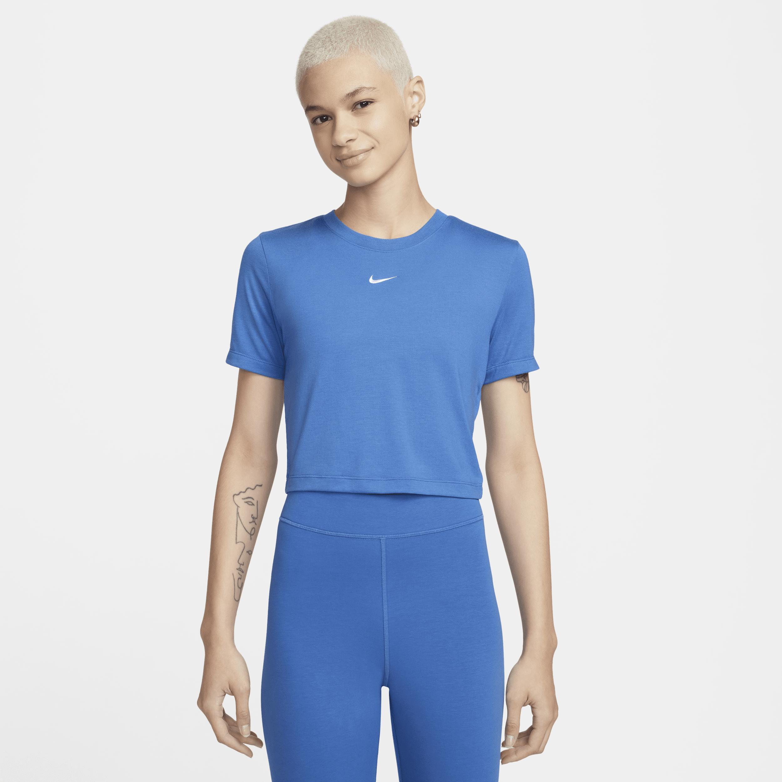 Women's Nike Sportswear Essential Slim Cropped T-Shirt Product Image