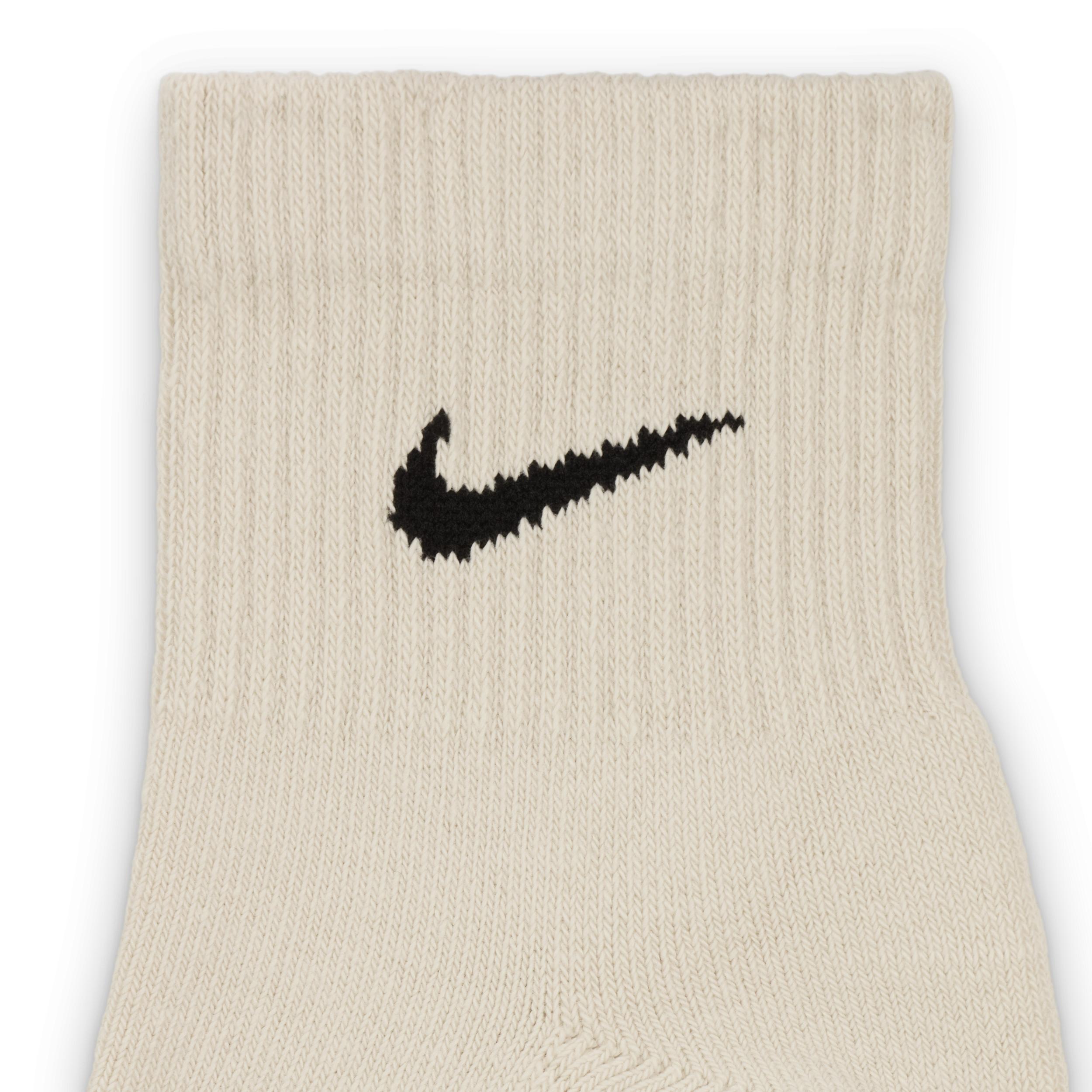 Nike Men's Everyday Plus Cushioned Training Ankle Socks (6 Pairs) Product Image