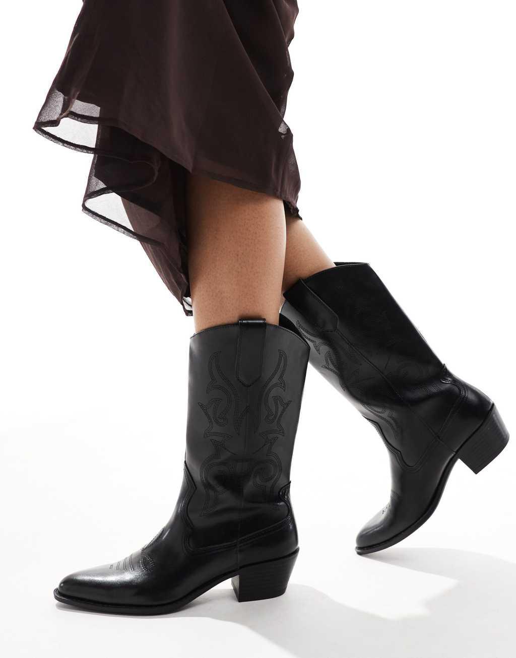 Pull&Bear faux leather topstitched western boots in black product image