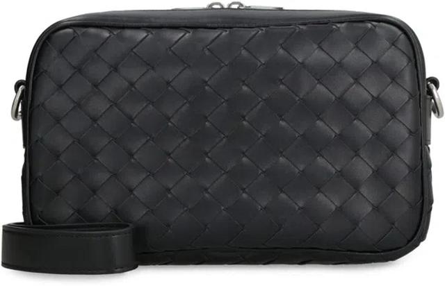 BOTTEGA VENETA Kleine Intrecciato Kameratasche In Black Product Image