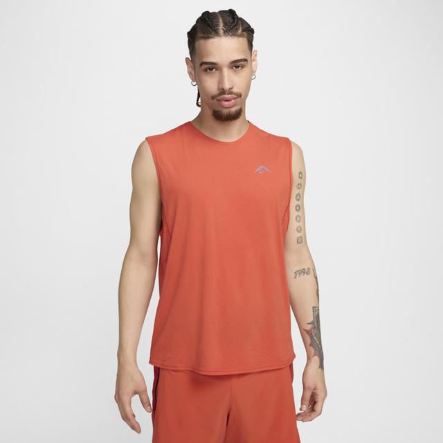 Nike Men's Solar Chase Dri-FIT Sleeveless Running Top Product Image