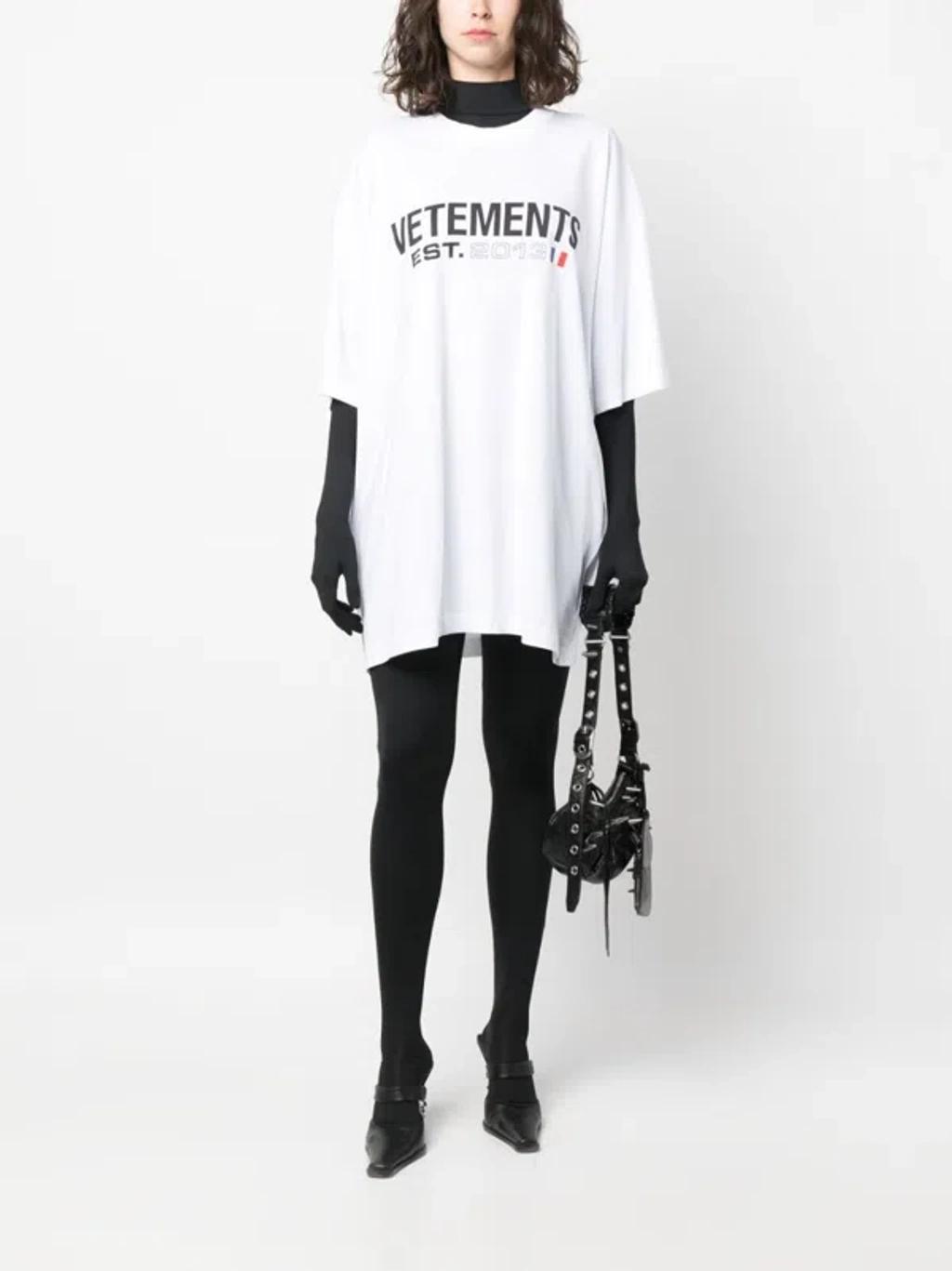 VETEMENTS Cotton T-shirt In White Product Image