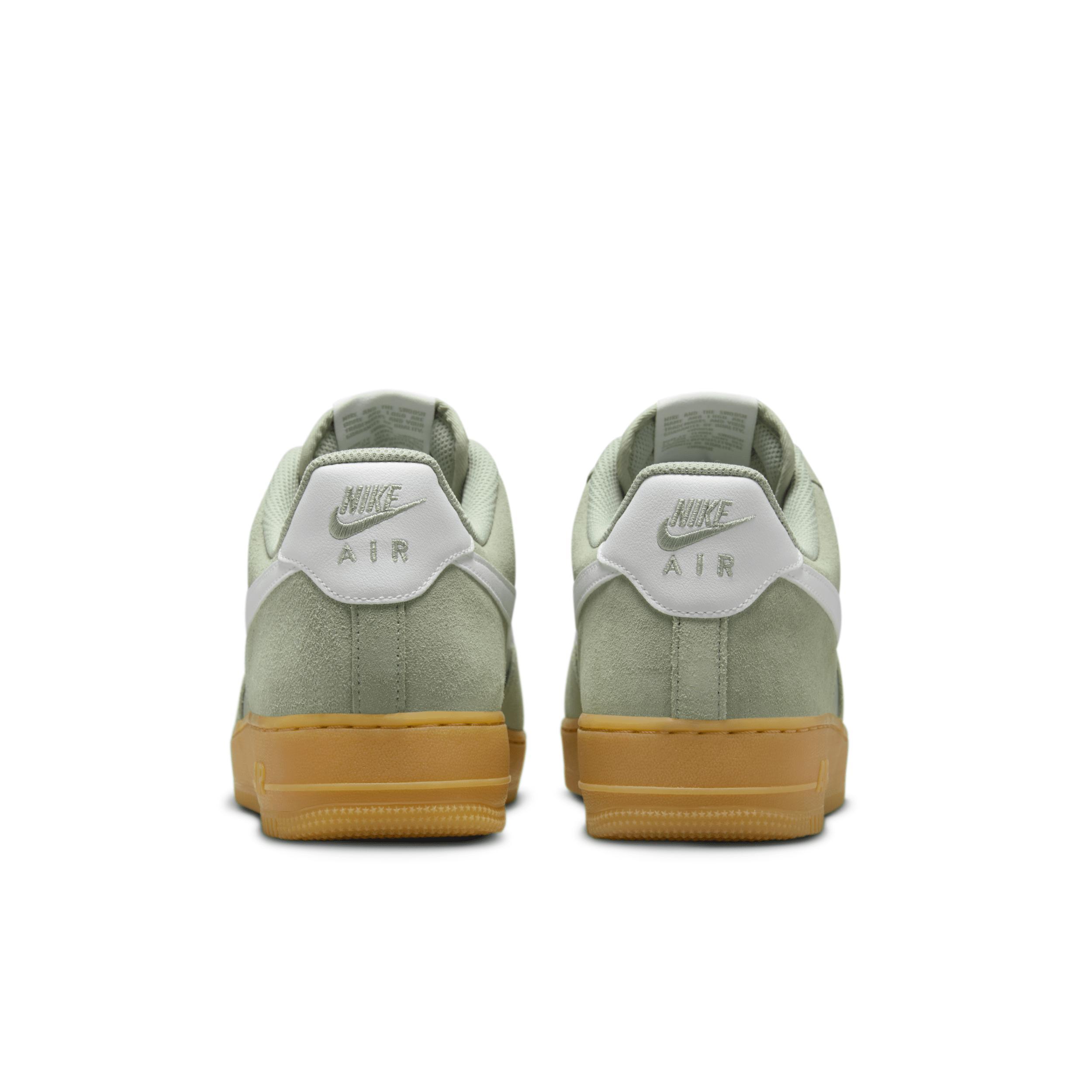 Nike Men's Air Force 1 '07 LV8 Shoes Product Image