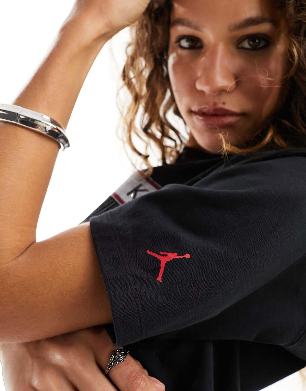 Jordan boxy graphic flight T-shirt in black Product Image