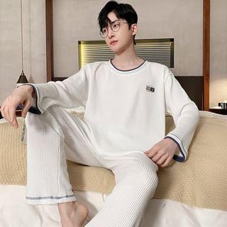 Pajama Set: Long-Sleeve Round Neck Contrast Trim Applique T-Shirt + Pants Product Image