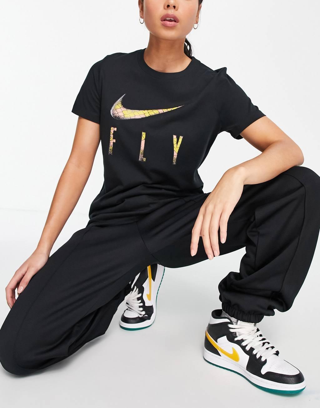 Nike Basketball Dri-FIT Swoosh Fly logo t-shirt in black Product Image