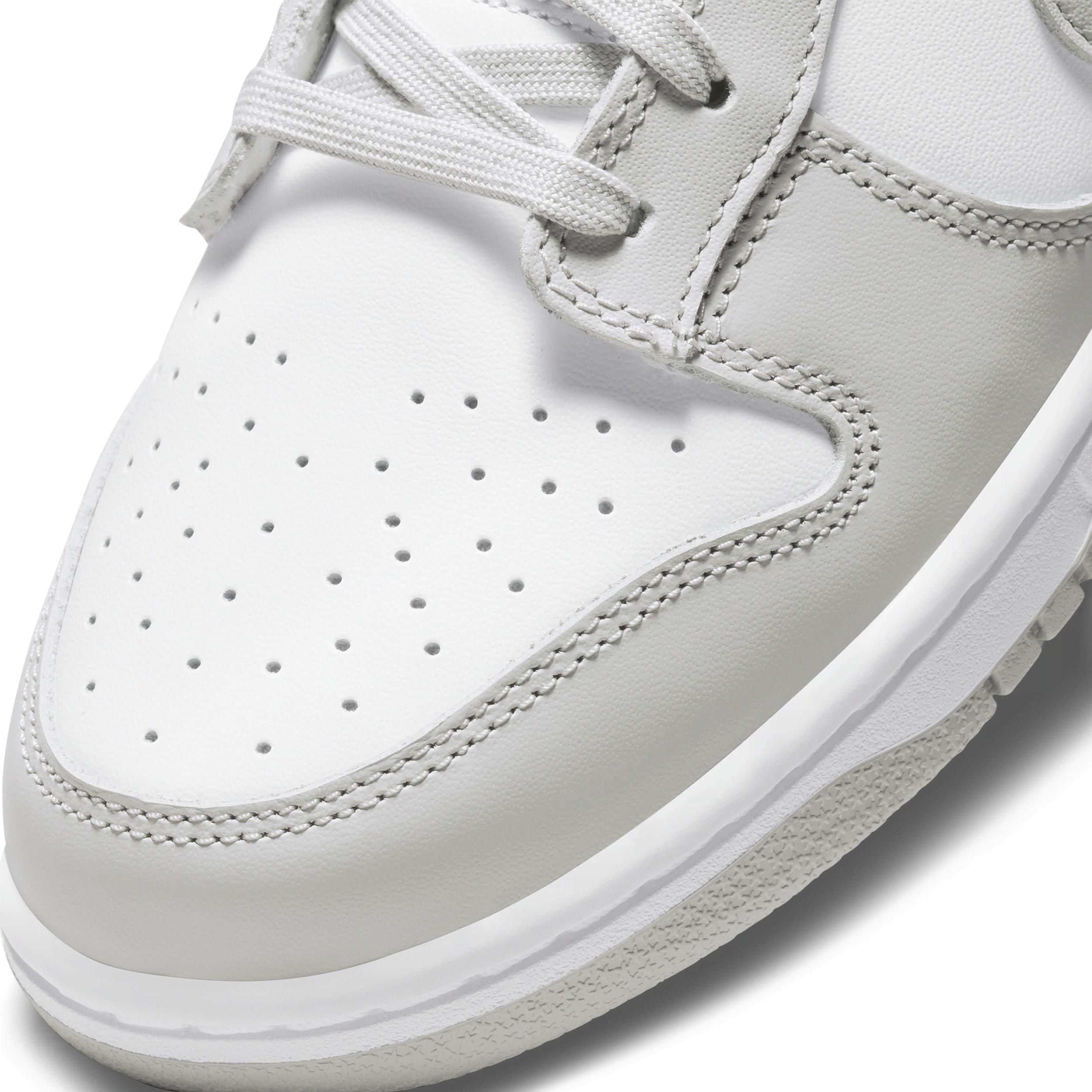 Nike Men's Dunk Low Retro Shoes Product Image