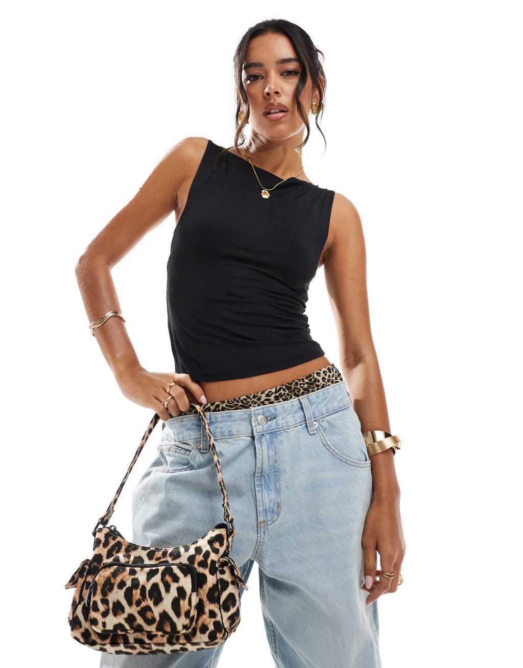 Pull&Bear slouchy shoulder bag in leopard print Product Image