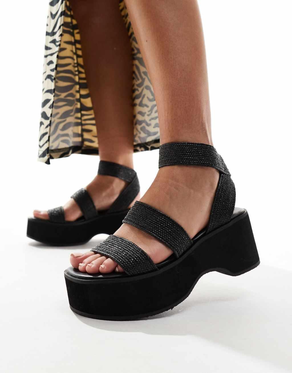 ASOS DESIGN Tangle elastic chunky wedges in black Product Image