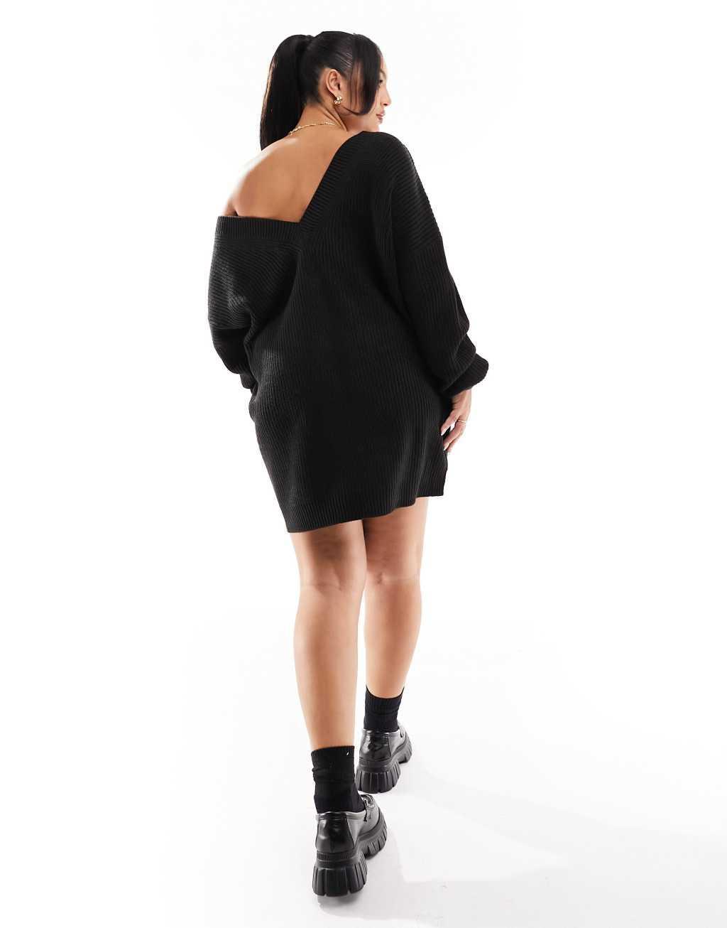 Yours v neck oversized sweater in black Product Image