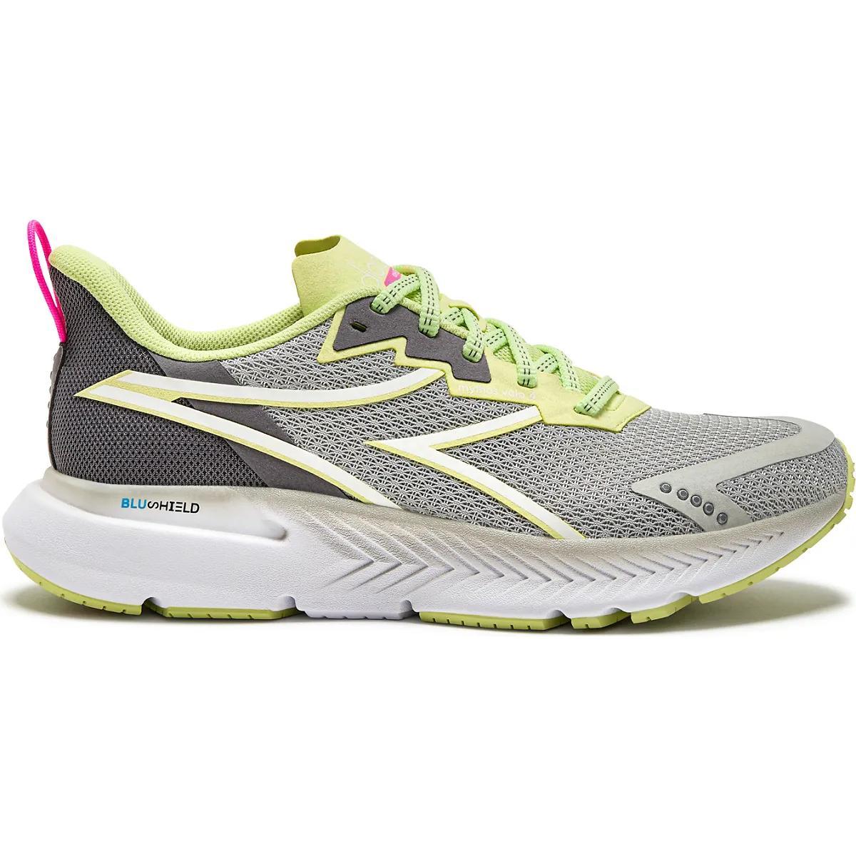 Women's | Diadora Mythos Blushield Volo 4 Product Image