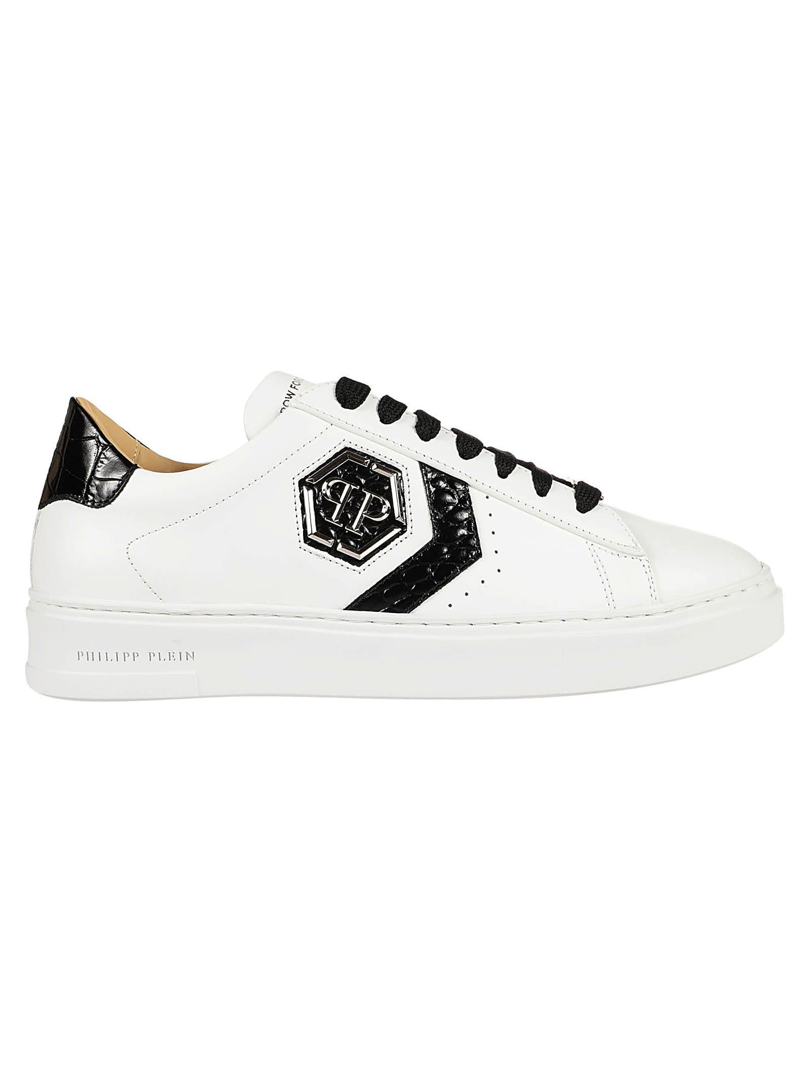 Hexagon Low Top Sneakers In Black Product Image