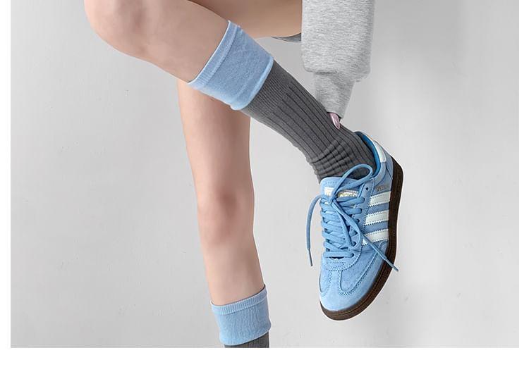 Two-Tone Short Socks Product Image