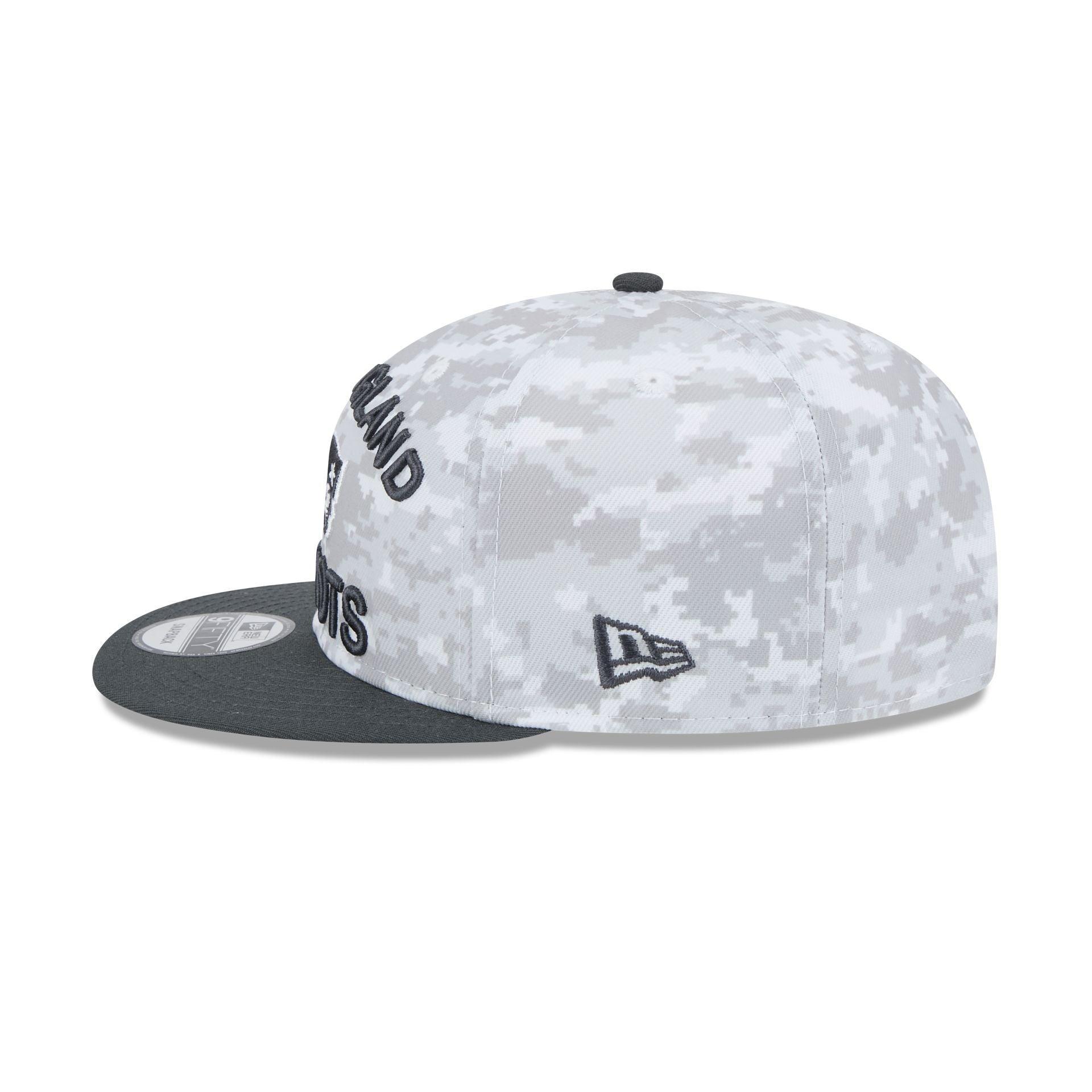 New England Patriots 2024 Salute to Service 9FIFTY Snapback Hat Male Product Image