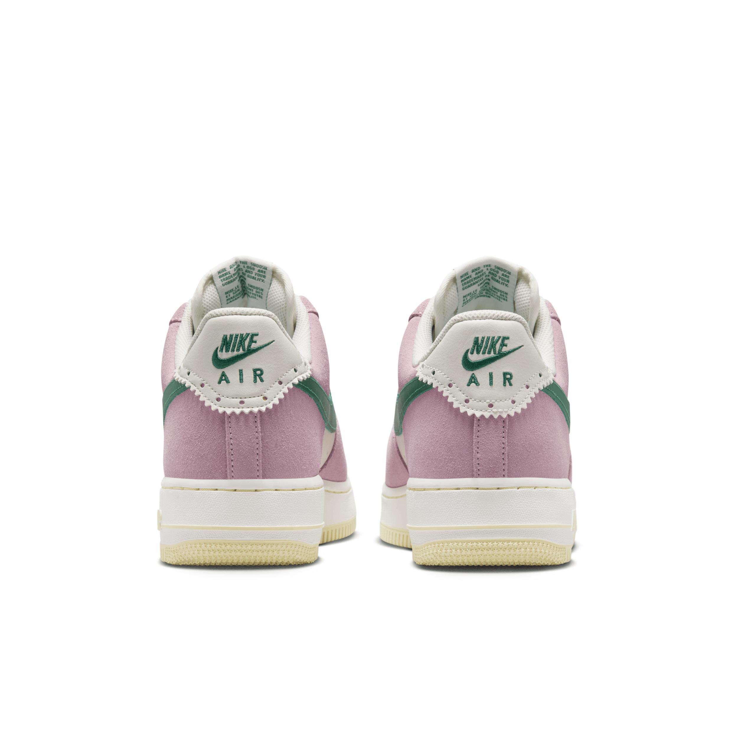 Nike Men's Air Force 1 '07 LV8 Shoes Product Image