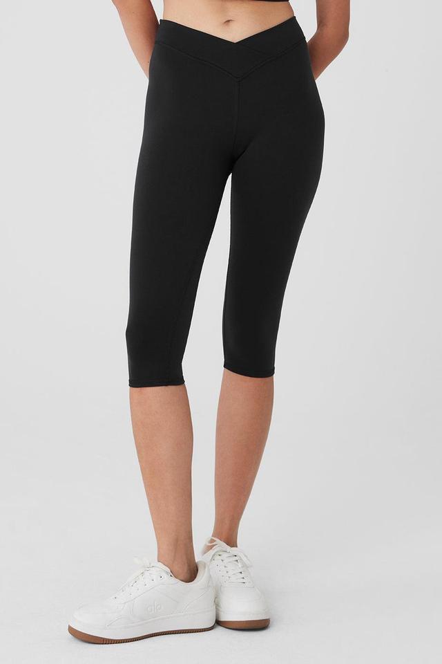 Alo Yoga | Airbrush V-Cut Define Capri Pants Product Image