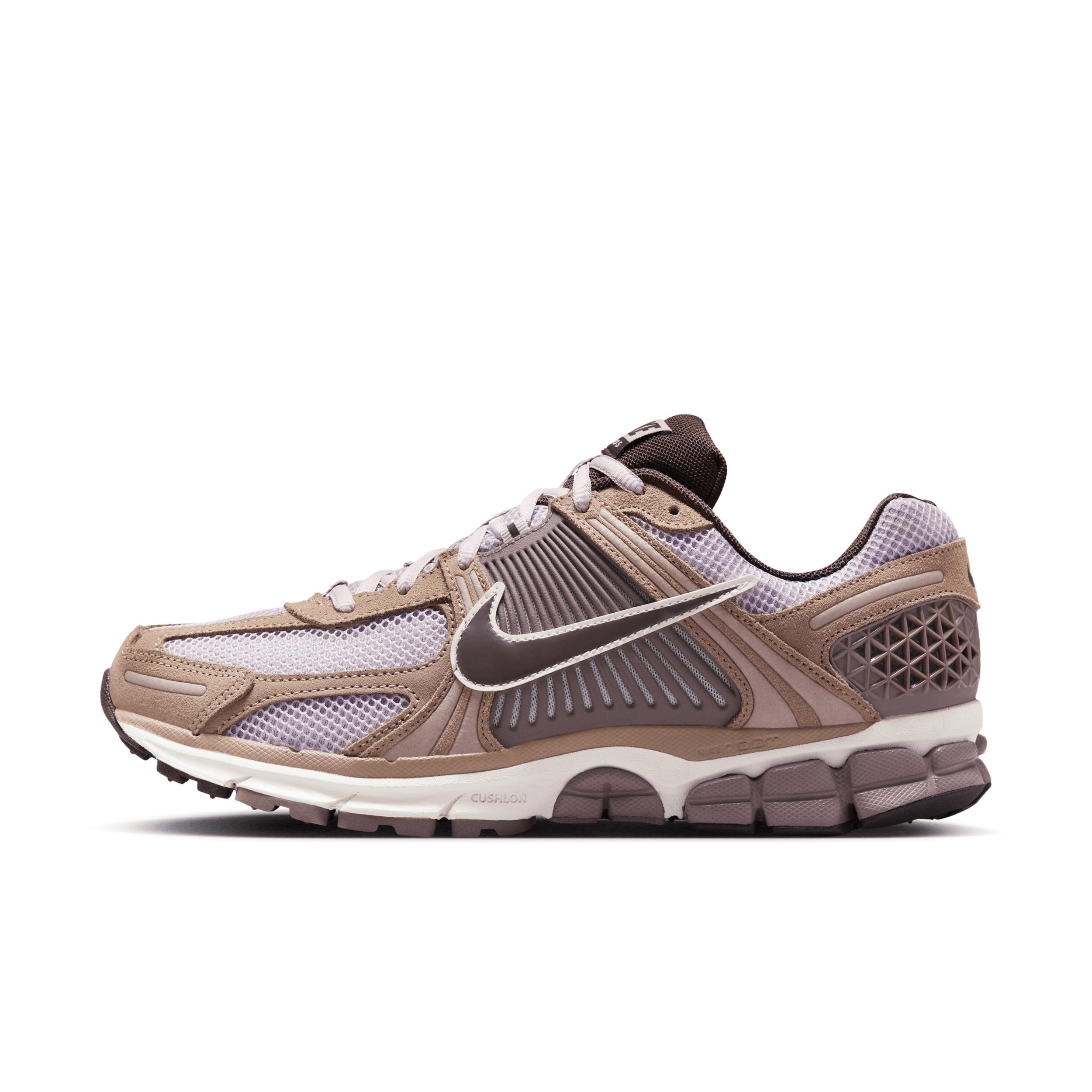 Nike Men's Zoom Vomero 5 Shoes Product Image