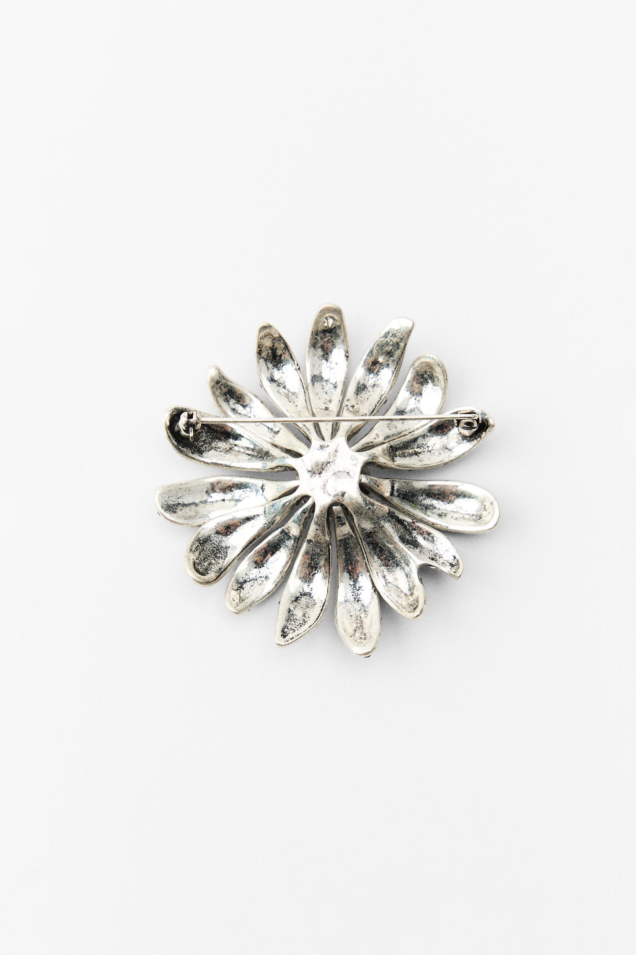 RHINESTONE FLOWER BROOCH Product Image