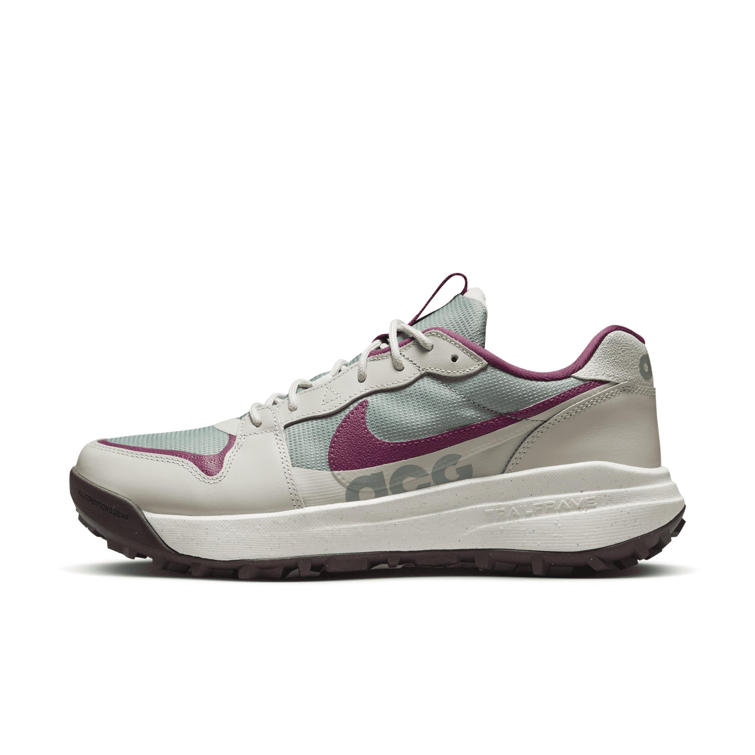 Men's Nike ACG Lowcate Shoes Product Image