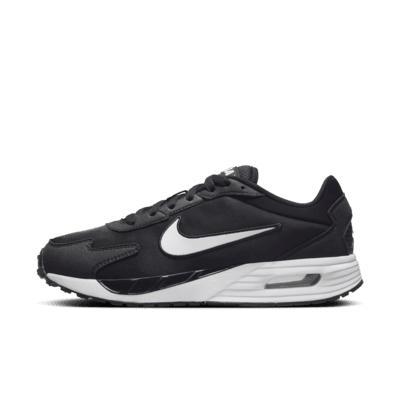 Nike Men's Air Max Solo Shoes Product Image