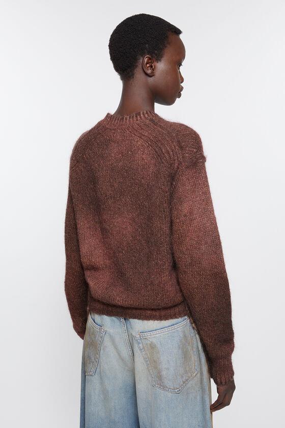 Sprayed knit jumper Product Image