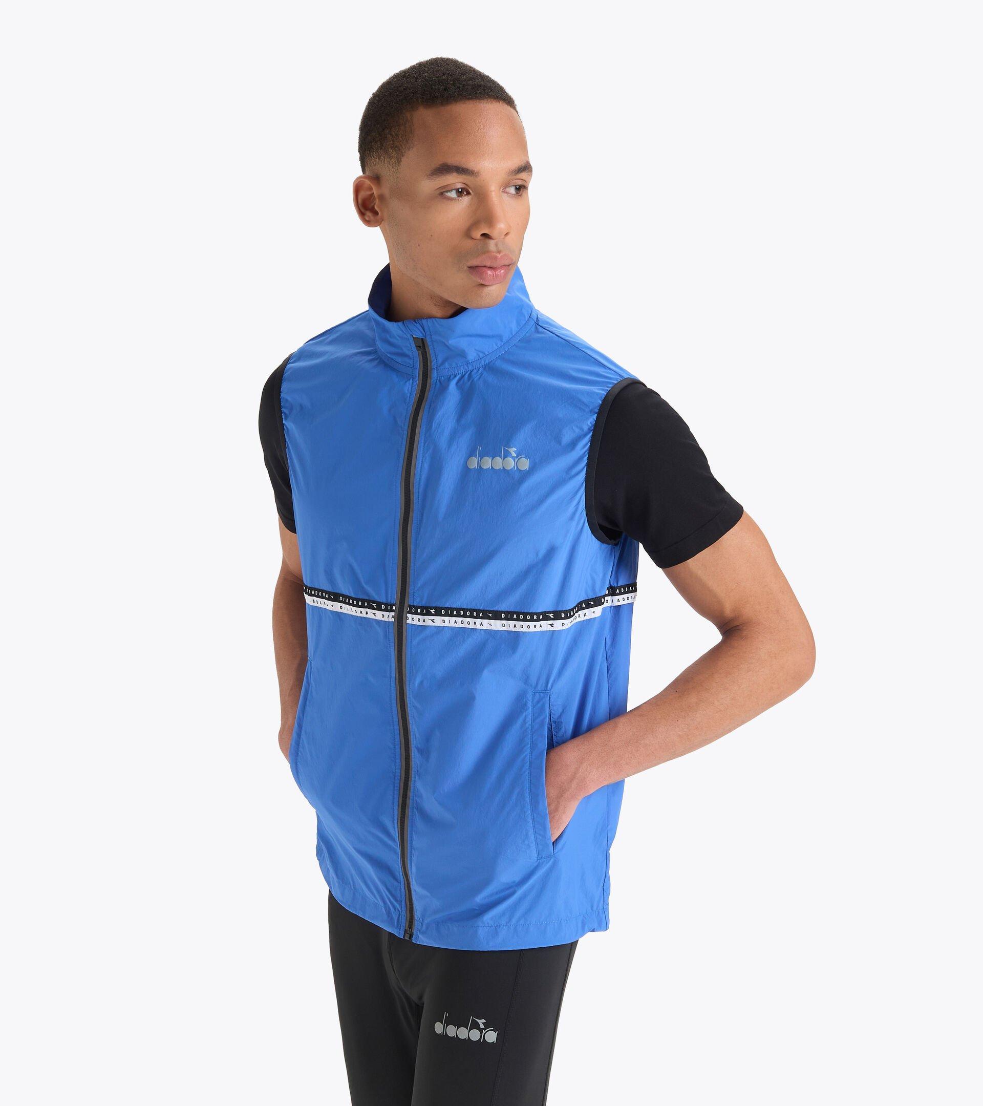 PACKABLE VEST Product Image