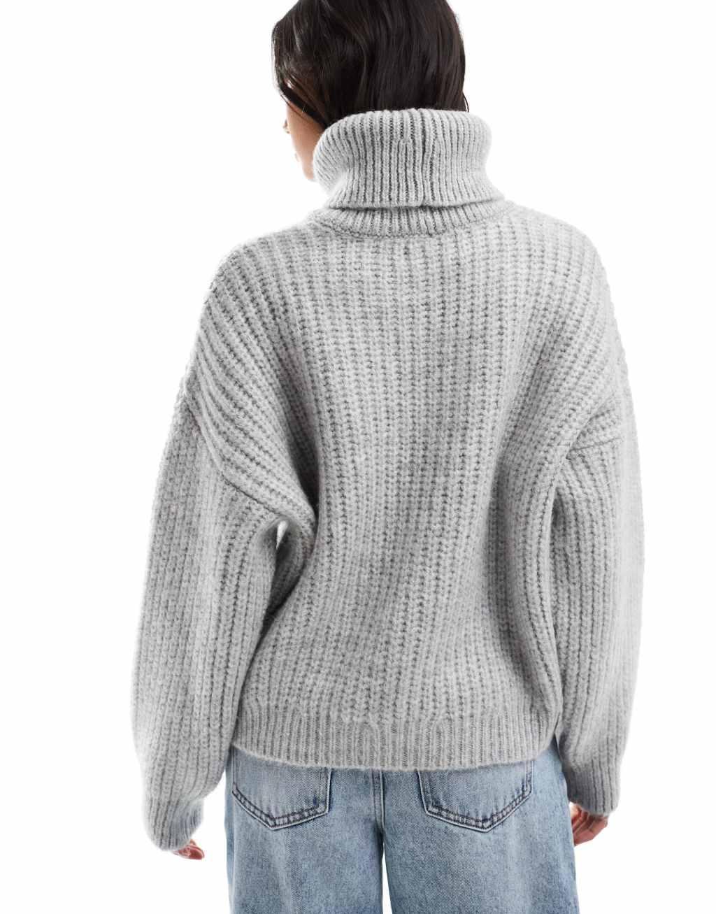 Stradivarius turtle neck chunky sweater in gray Product Image