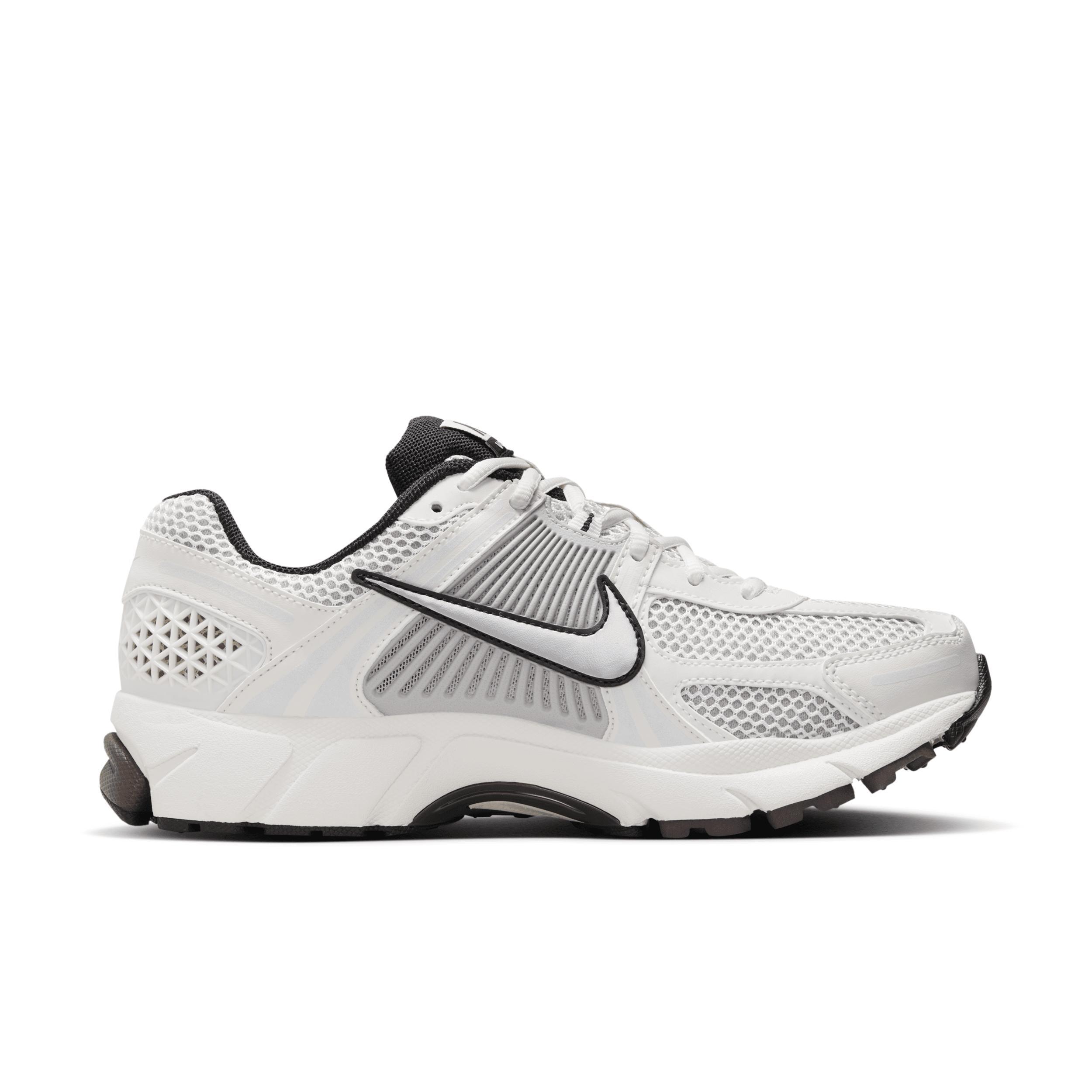 Nike Womens Zoom Vomero 5 Casual Shoes Product Image