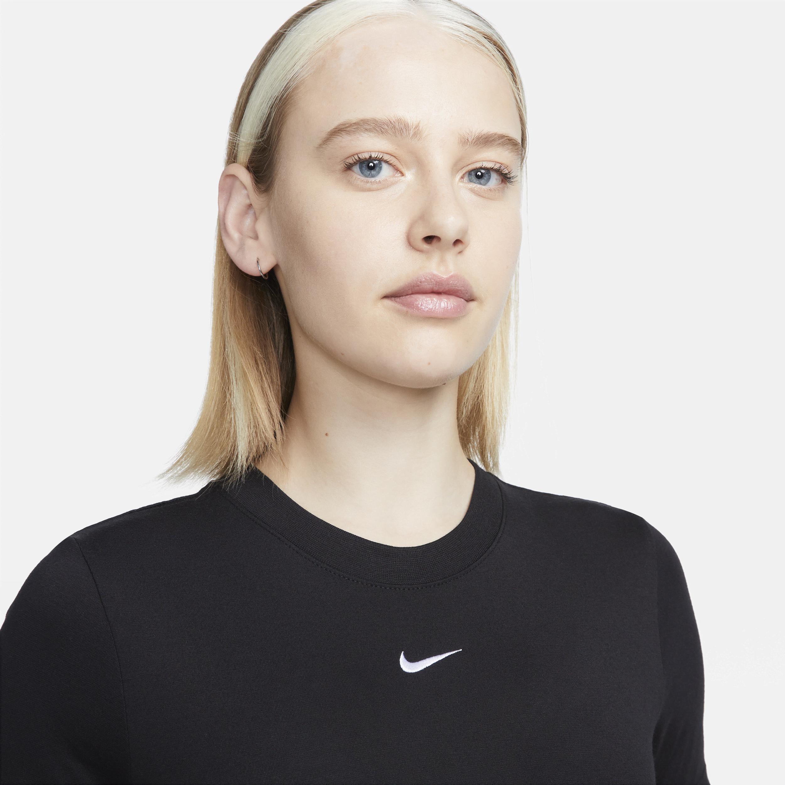 Nike Essential slim crop t-shirt Product Image