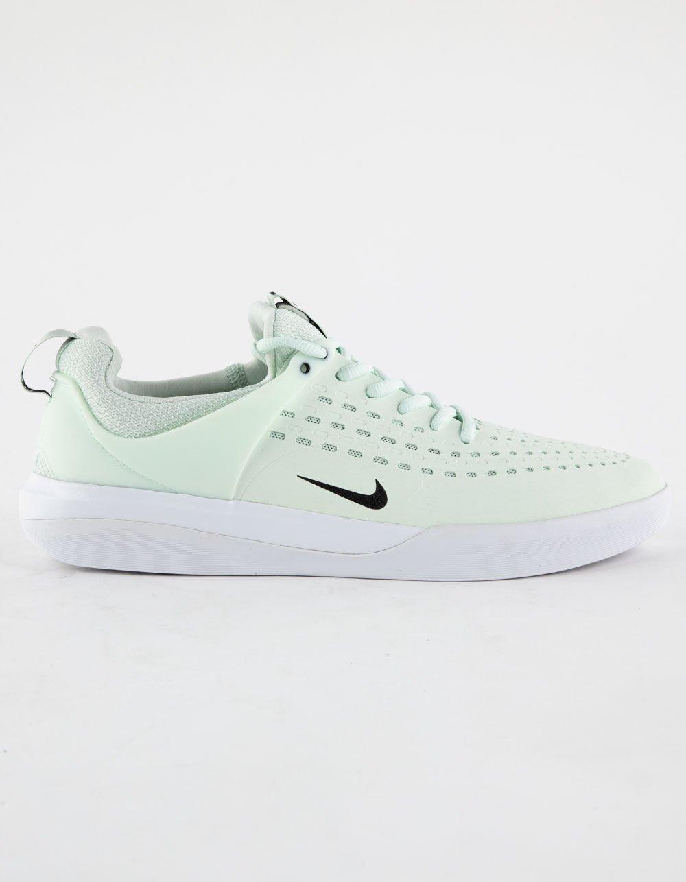 NIKE SB Zoom Nyjah 3 Mens Shoes Product Image