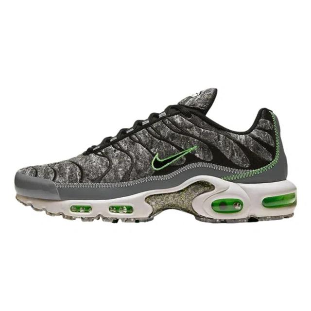 Air Max Plus Black/electric Green Da9326-001 Men's Product Image