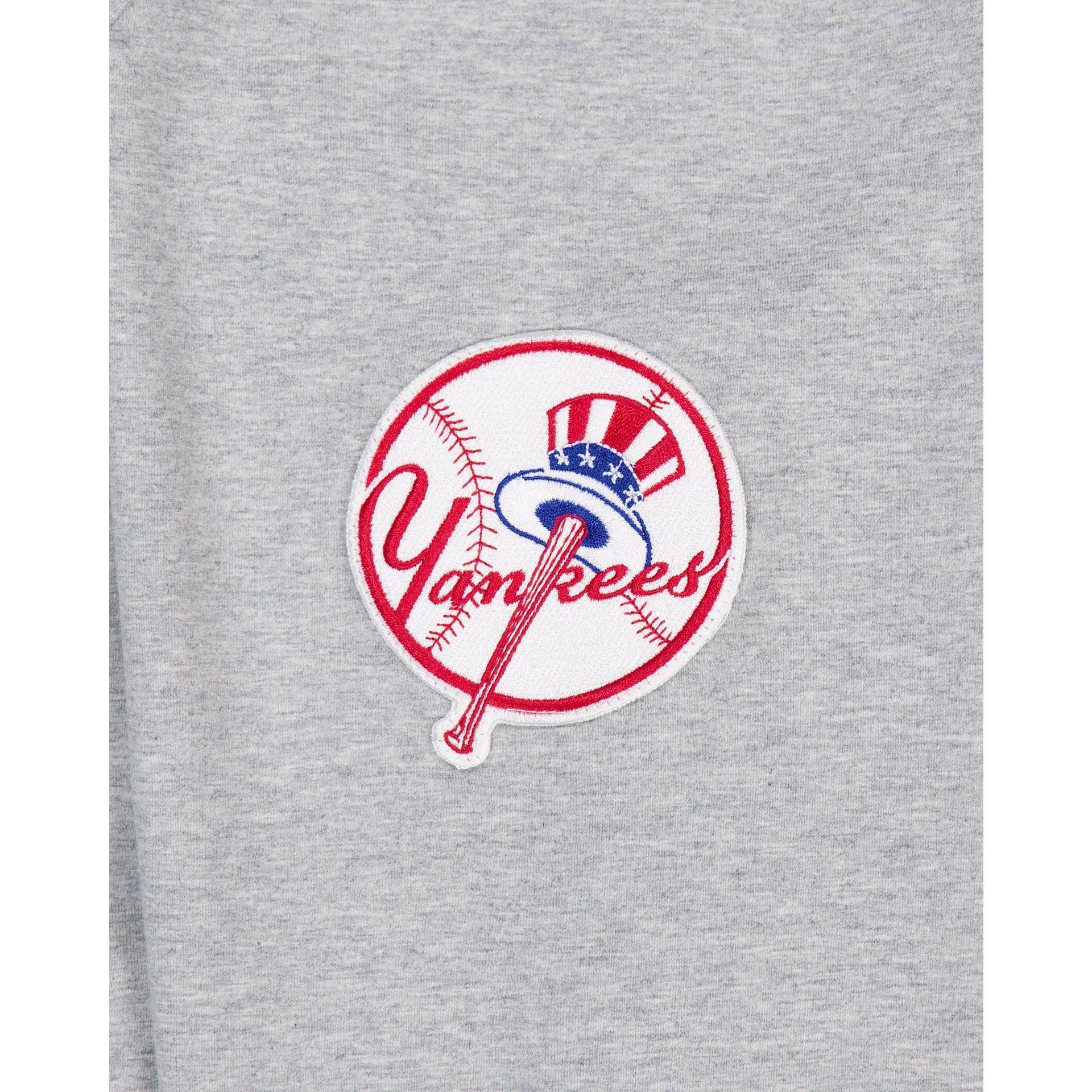 New York Yankees Gray Logo Select Crewneck Male Product Image