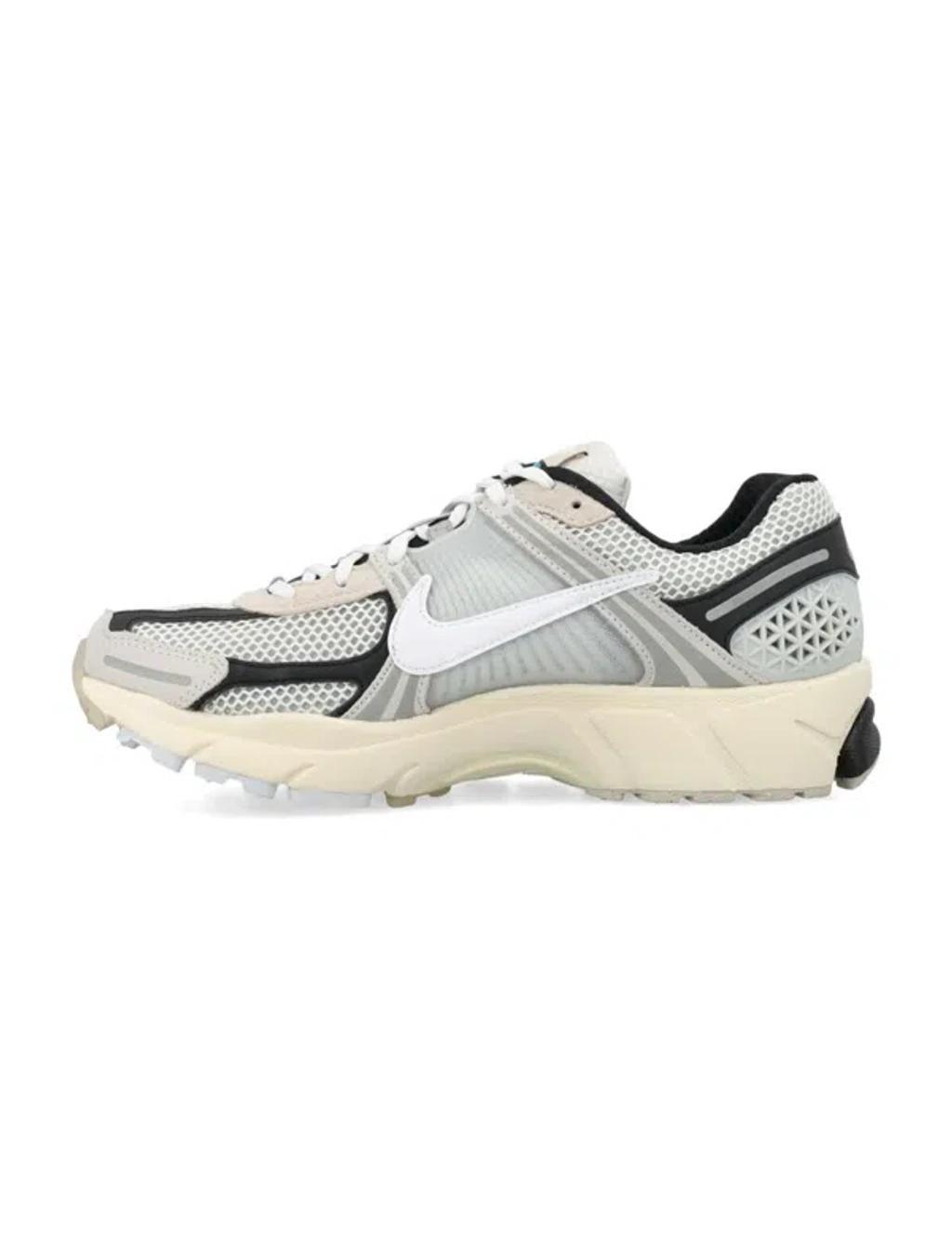 NIKE Zoom Vomero 5 Sneaker In Multicolor Product Image