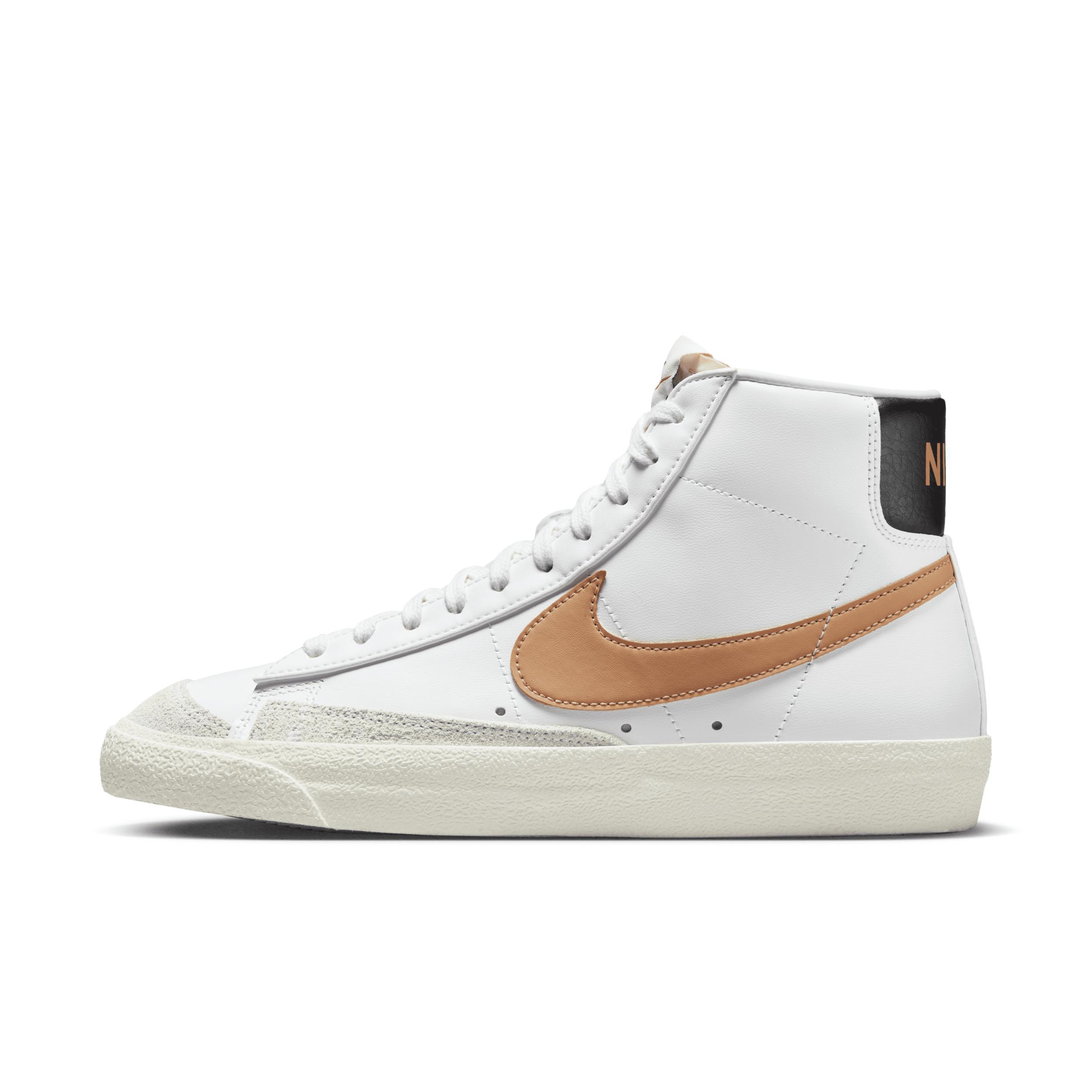 Nike Mens Nike Blazer Mid 77 - Mens Basketball Shoes Product Image