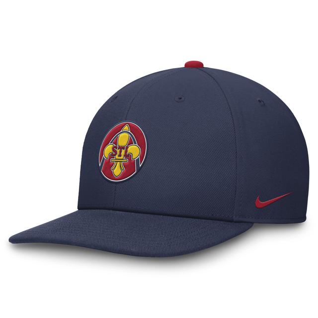 Mens Nike Navy/Red Minnesota Twins Evergreen Two-Tone Snapback Hat Product Image