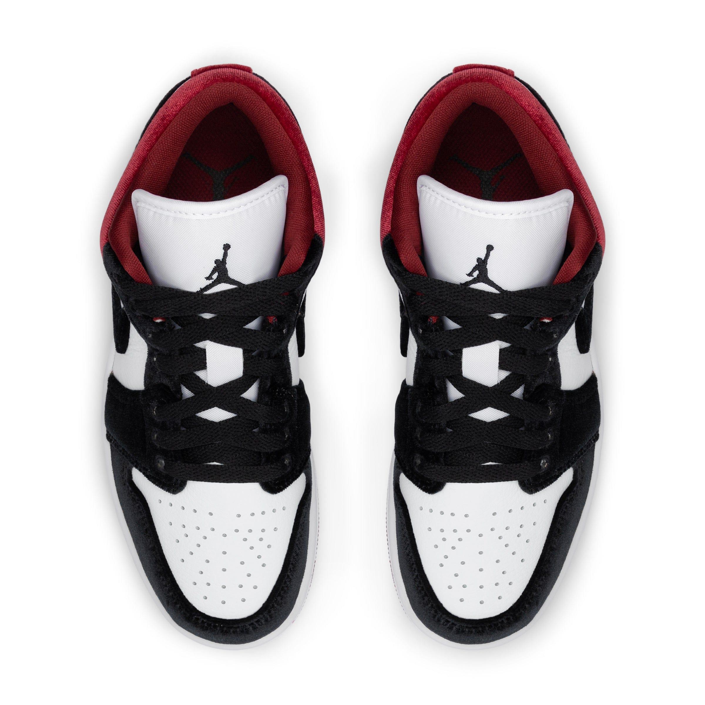 WOMEN'S AIR JORDAN 1 LOW SE Product Image