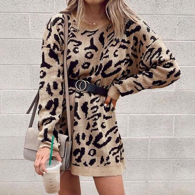 Round Neck Leopard Print Sweater Product Image